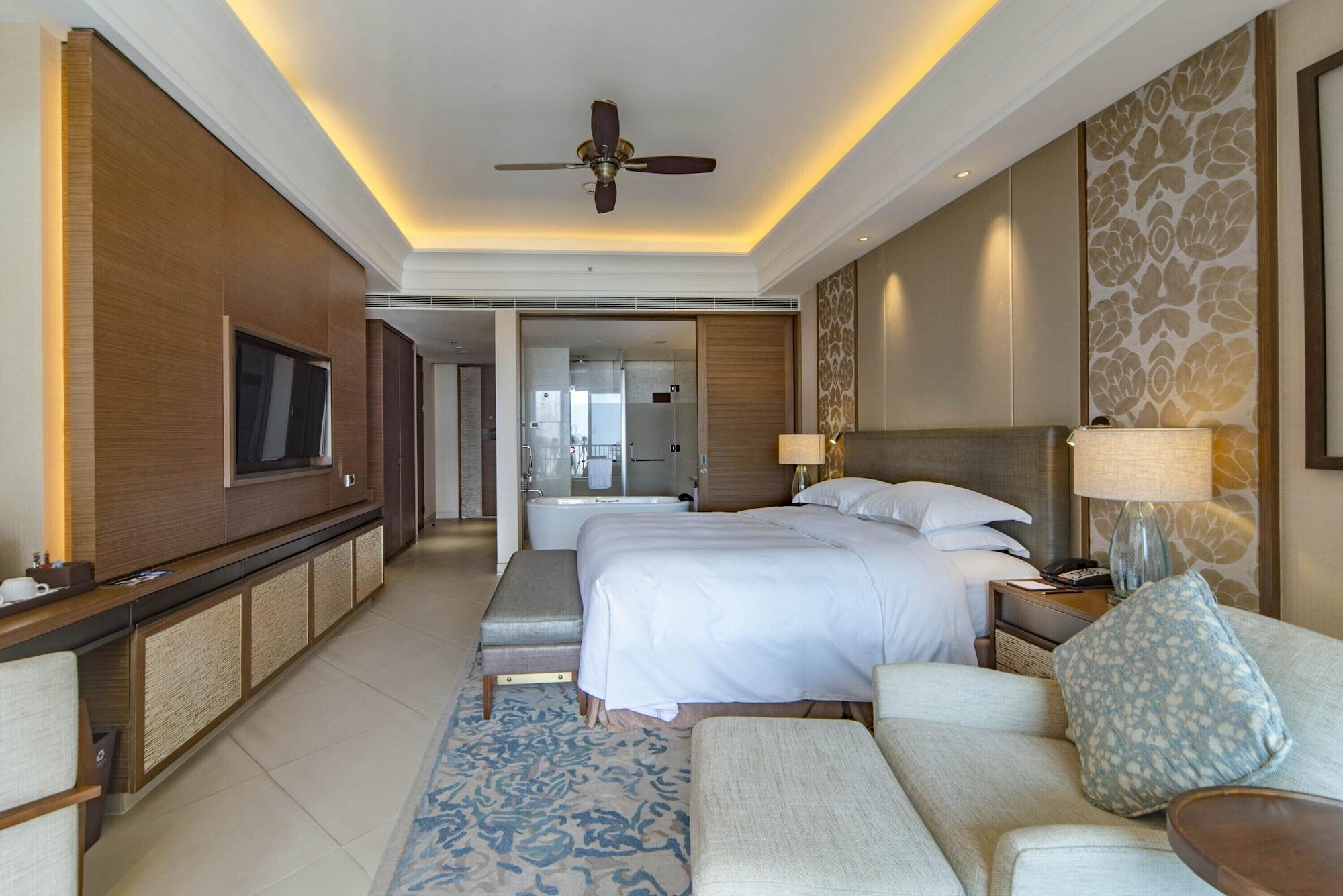 Hilton Haikou Meilan - Beachfront Hotel Экстерьер фото