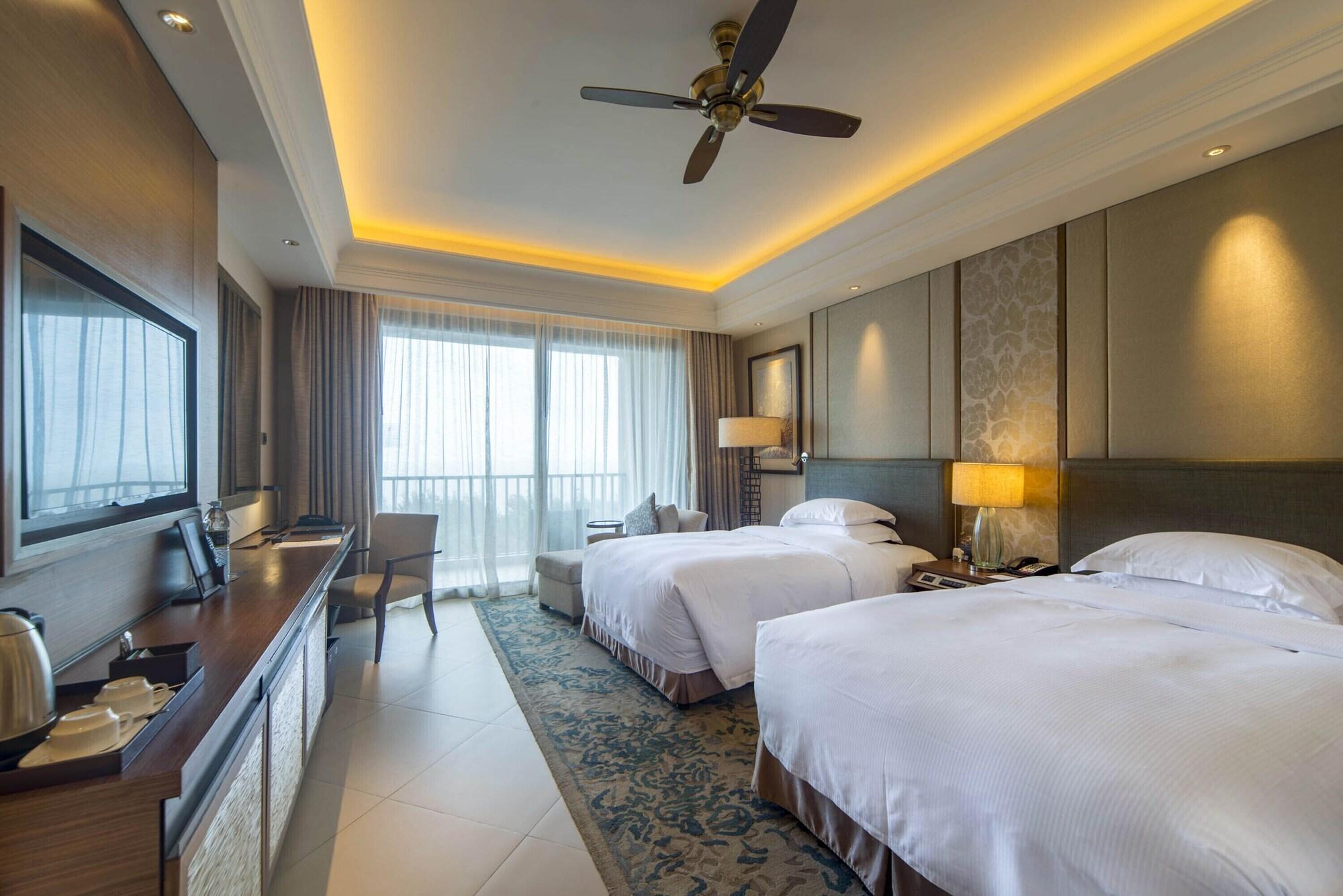 Hilton Haikou Meilan - Beachfront Hotel Экстерьер фото
