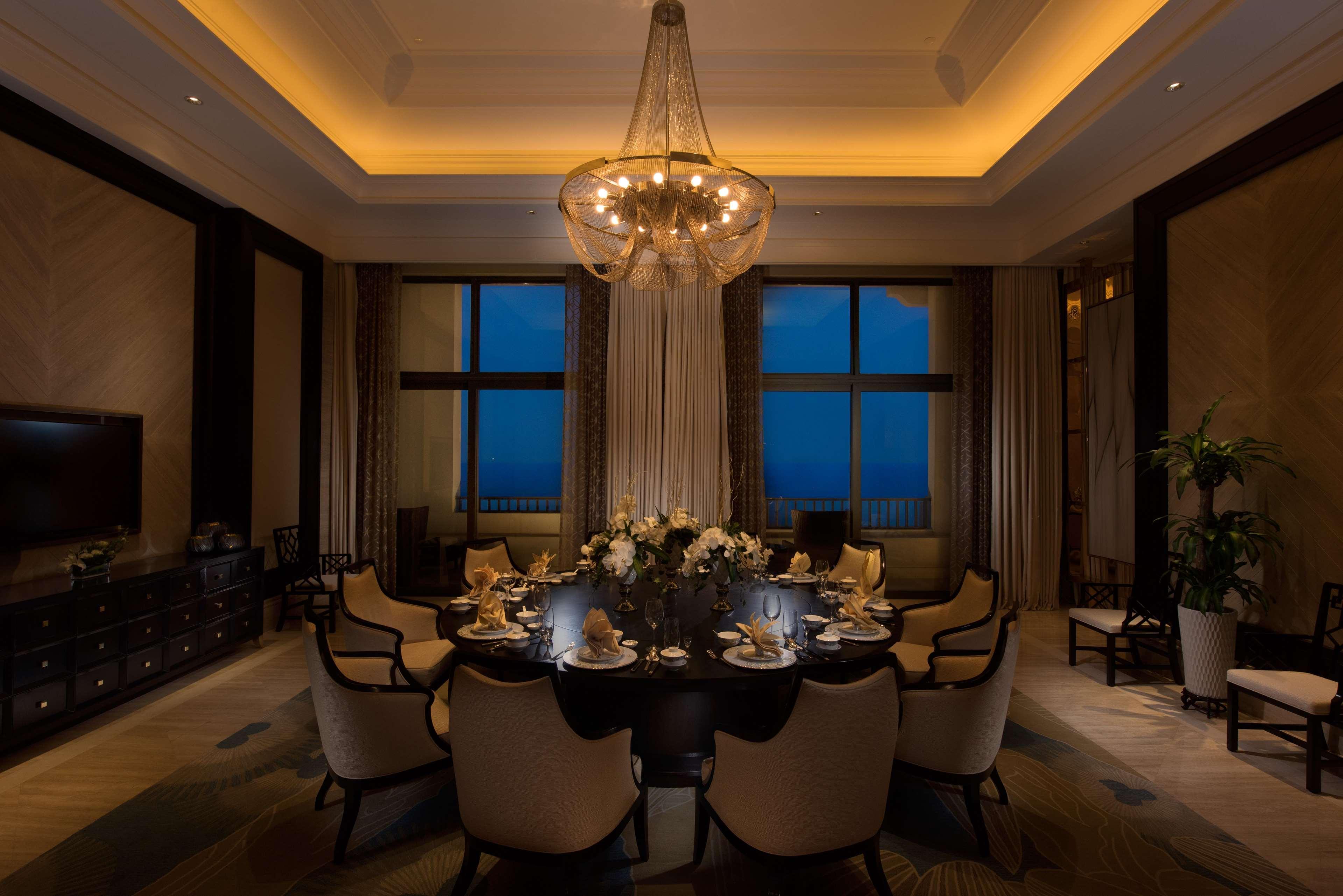 Hilton Haikou Meilan - Beachfront Hotel Экстерьер фото