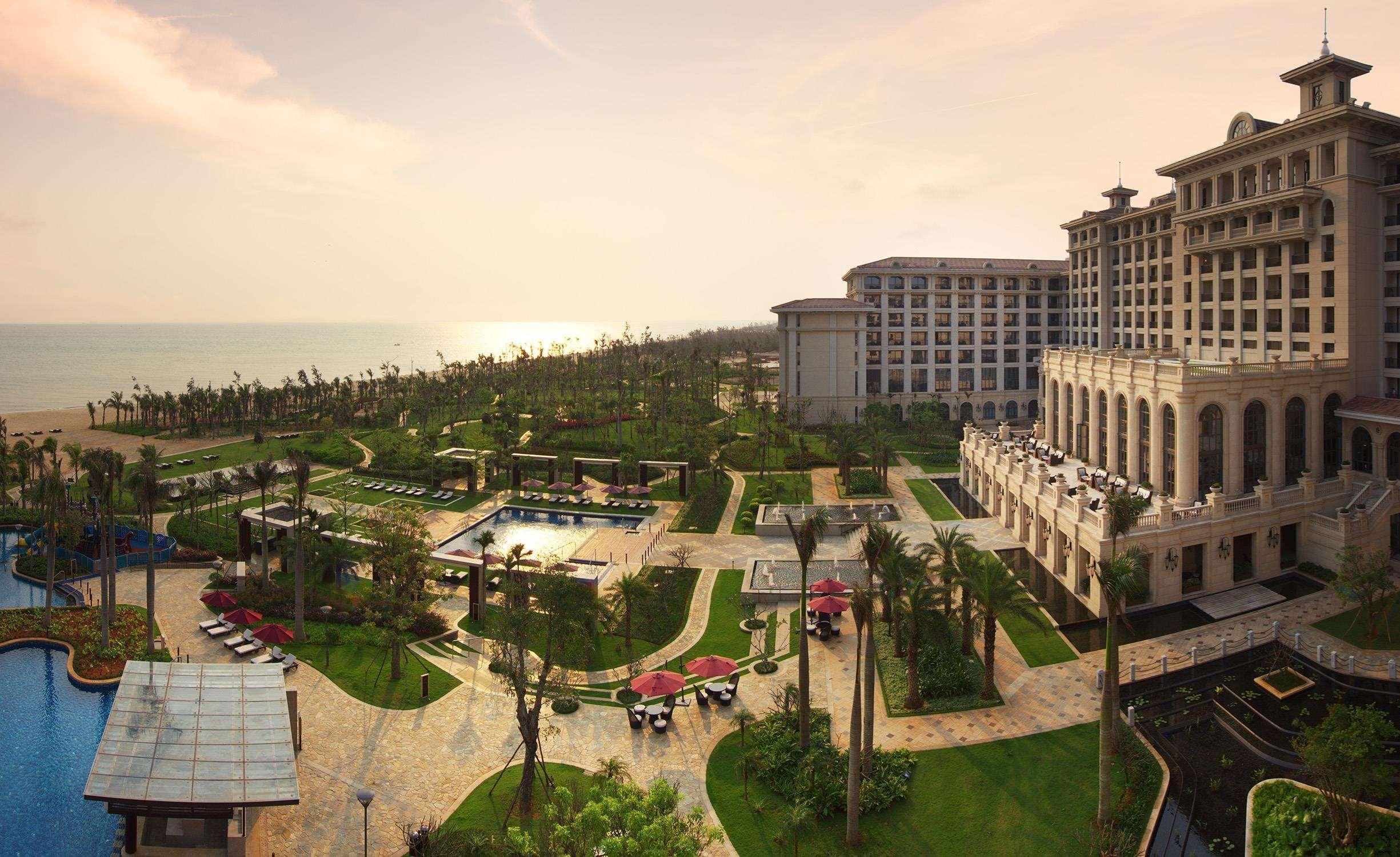 Hilton Haikou Meilan - Beachfront Hotel Экстерьер фото