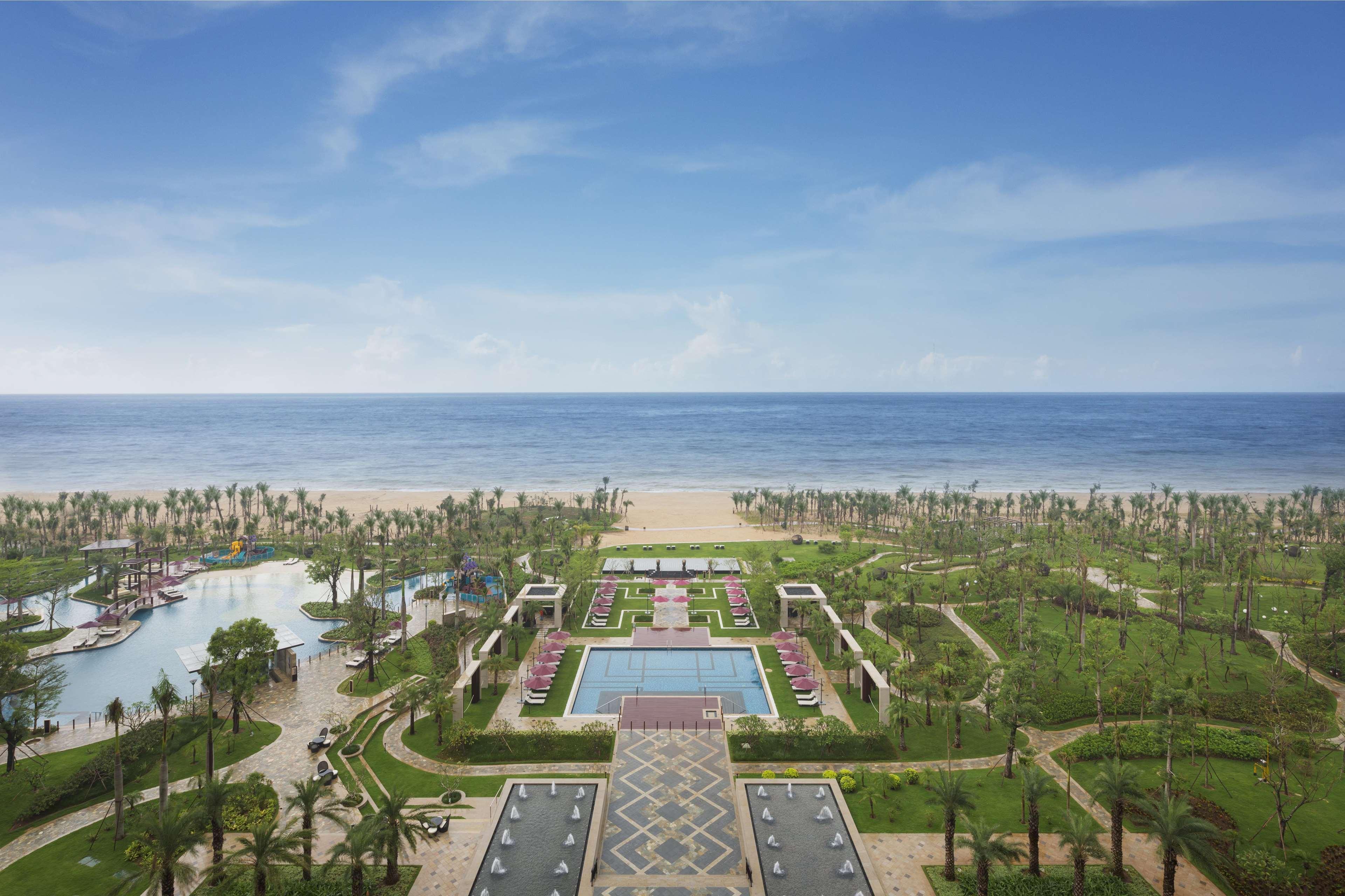 Hilton Haikou Meilan - Beachfront Hotel Экстерьер фото