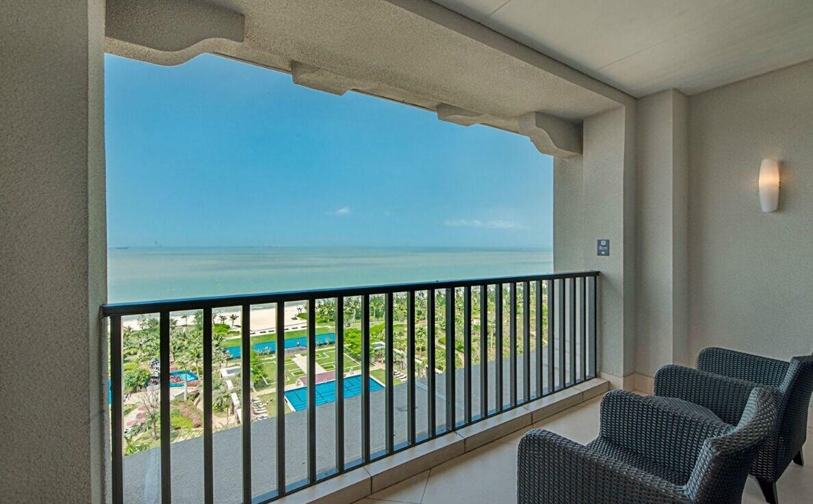 Hilton Haikou Meilan - Beachfront Hotel Экстерьер фото