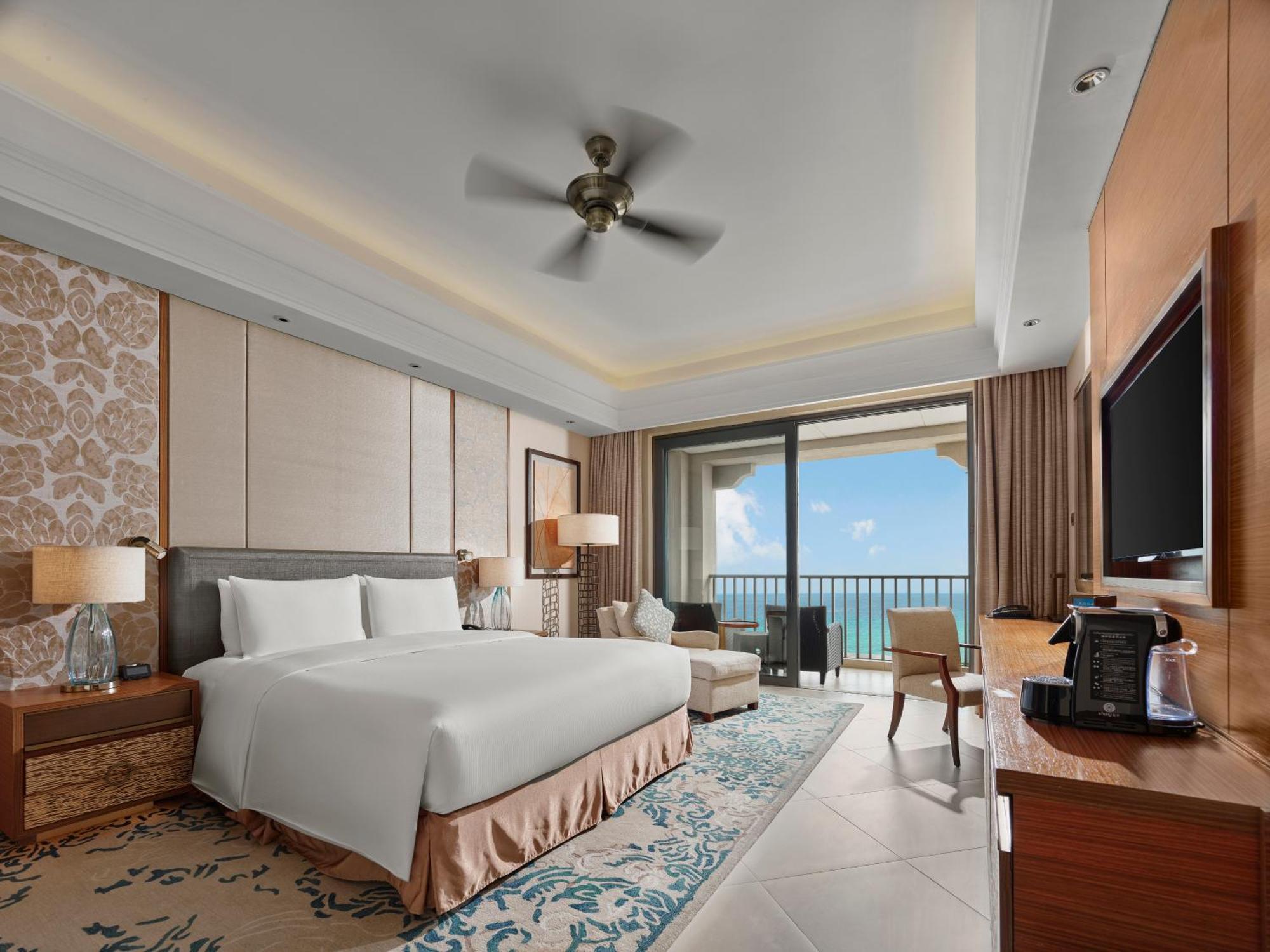 Hilton Haikou Meilan - Beachfront Hotel Экстерьер фото