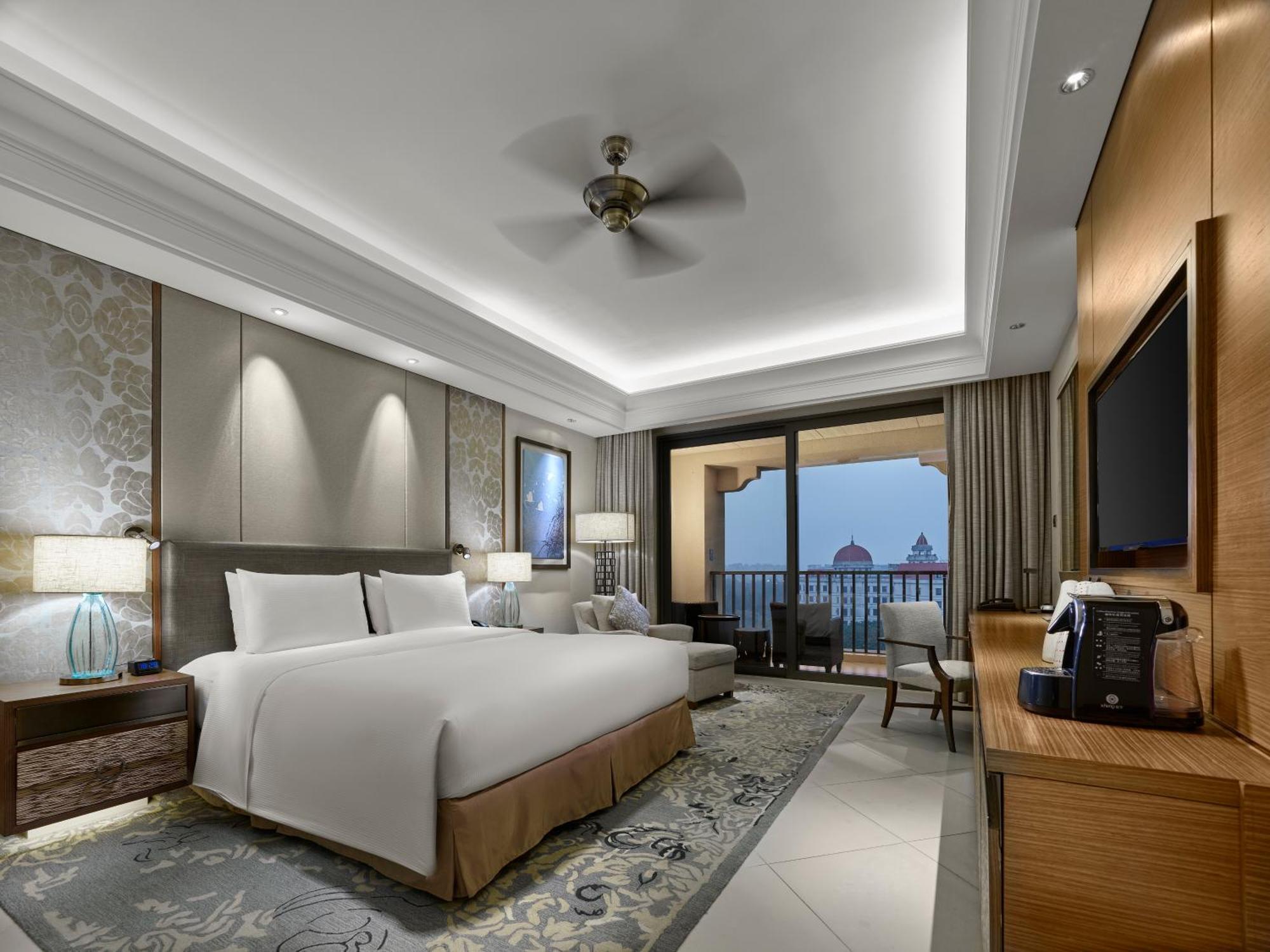 Hilton Haikou Meilan - Beachfront Hotel Экстерьер фото
