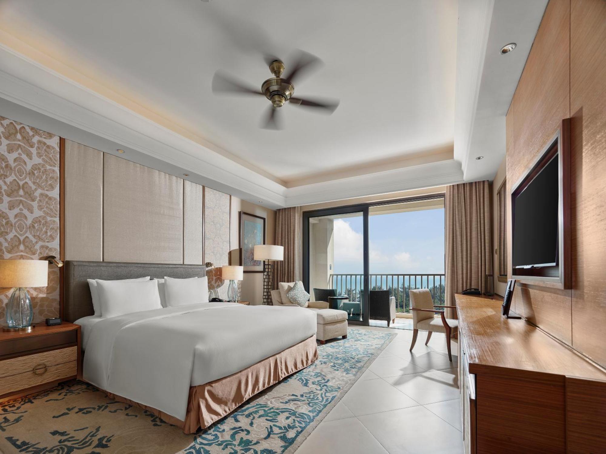 Hilton Haikou Meilan - Beachfront Hotel Экстерьер фото