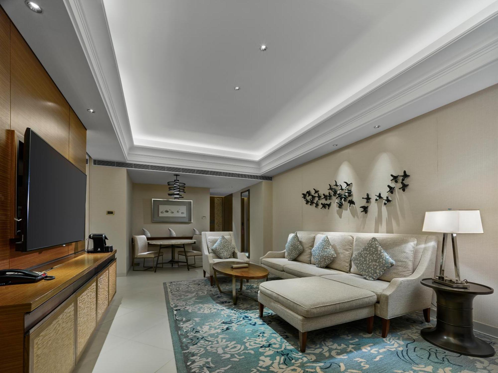 Hilton Haikou Meilan - Beachfront Hotel Экстерьер фото