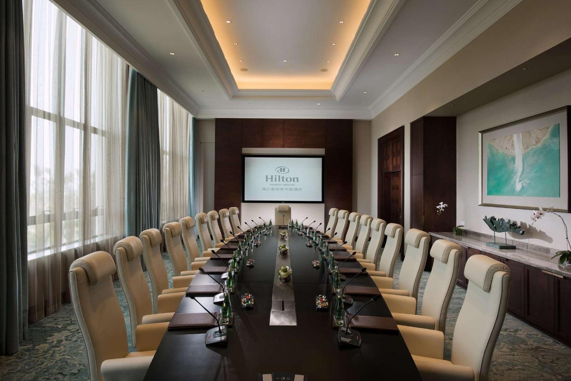 Hilton Haikou Meilan - Beachfront Hotel Экстерьер фото