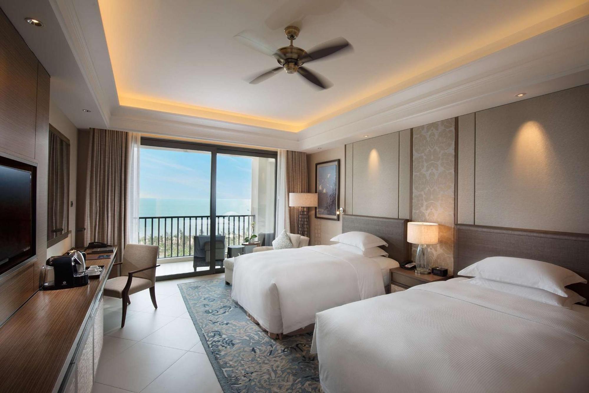 Hilton Haikou Meilan - Beachfront Hotel Экстерьер фото