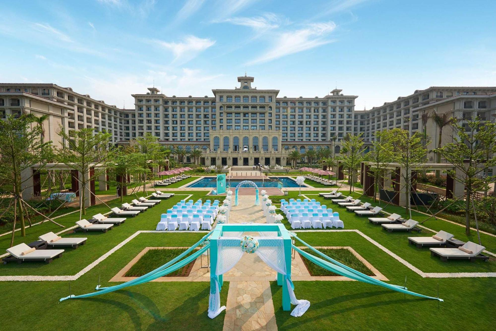 Hilton Haikou Meilan - Beachfront Hotel Экстерьер фото
