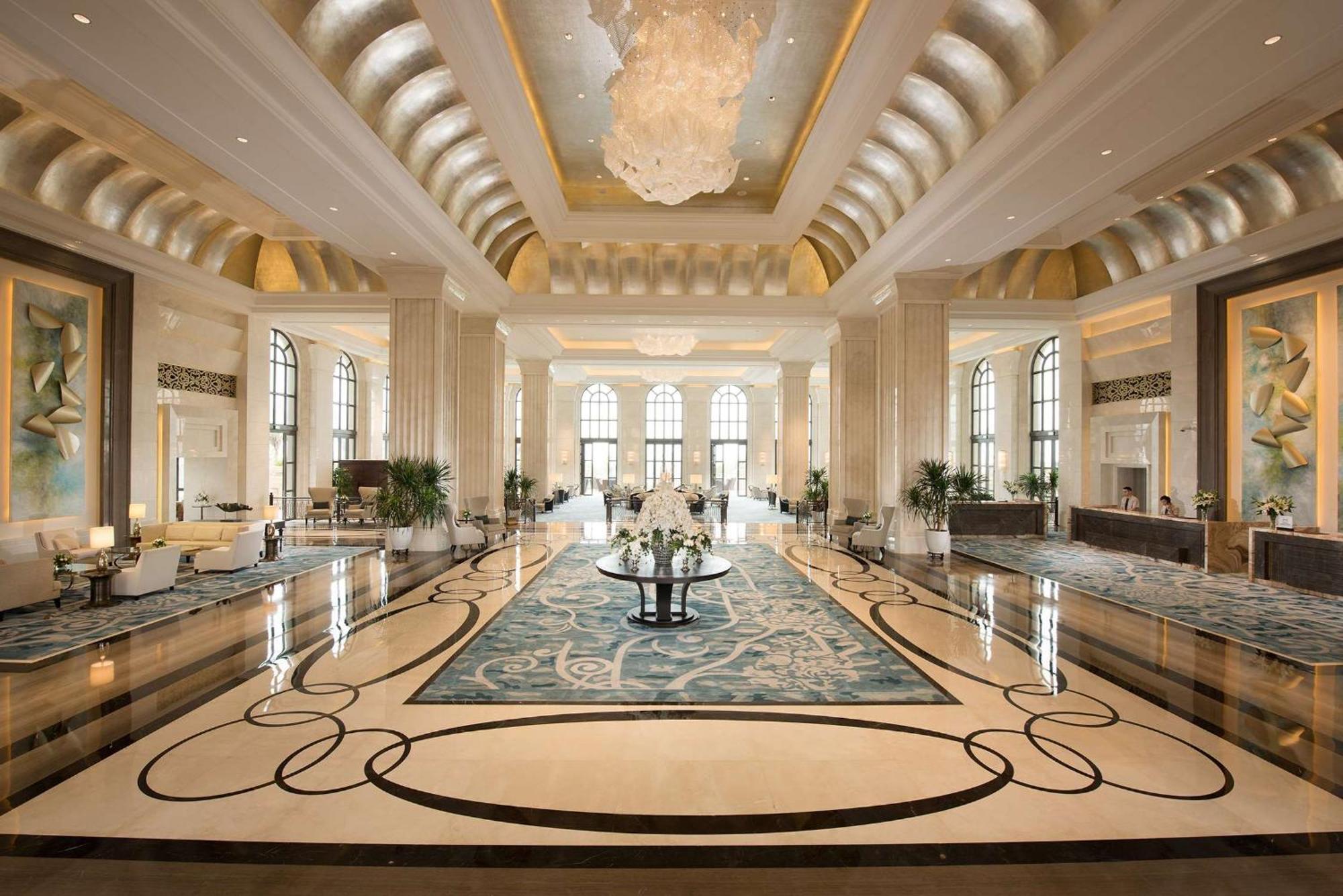 Hilton Haikou Meilan - Beachfront Hotel Экстерьер фото