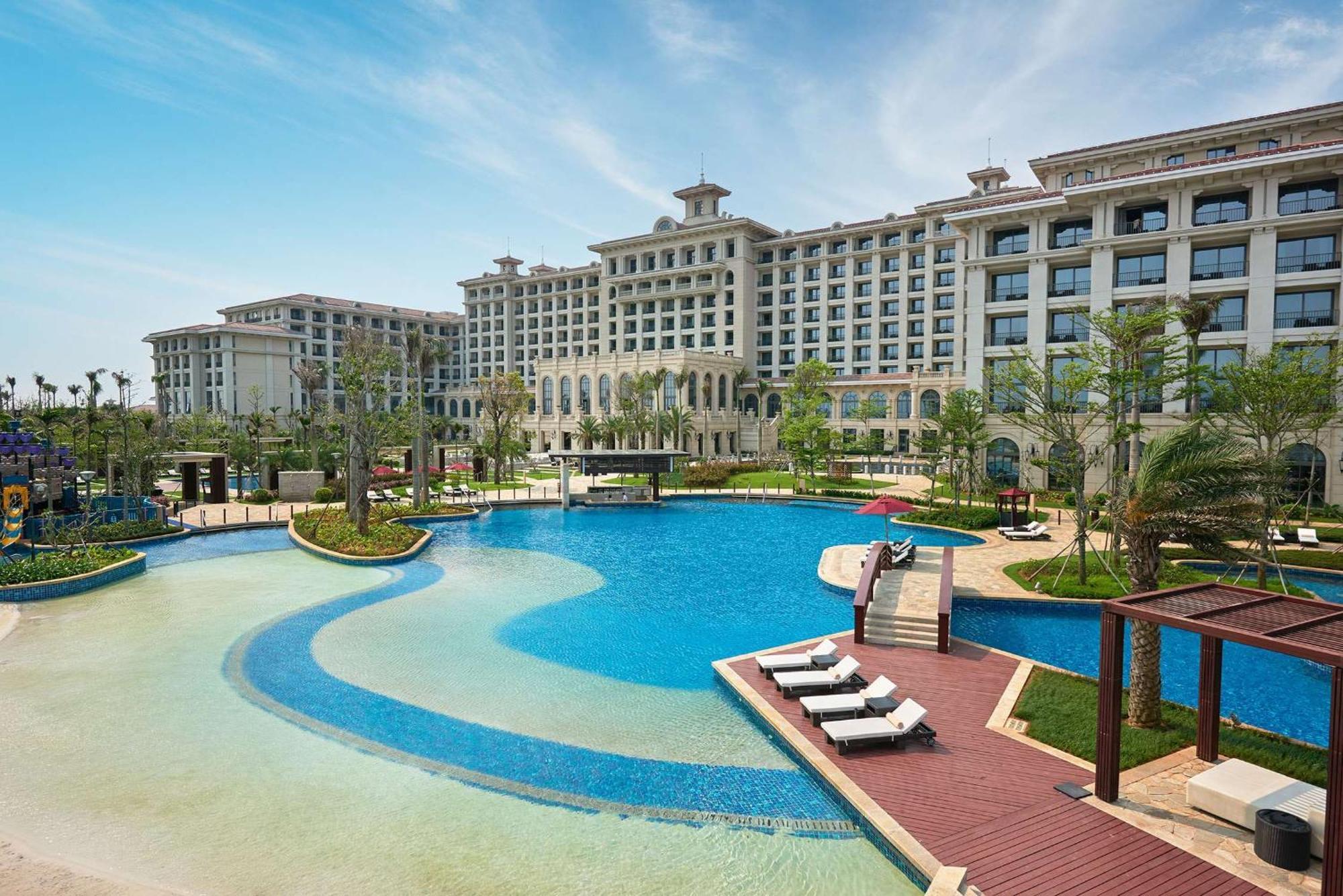 Hilton Haikou Meilan - Beachfront Hotel Экстерьер фото